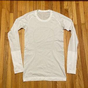 Women’s Lululemon Athletic  LS Tee